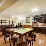 Residential Cul-de-sac Walking Distance To Centre, Private Pool, Free Ac Wifi וילה *