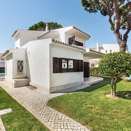 Residential Cul-de-sac Walking Distance To Centre, Private Pool, Free Ac Wifi