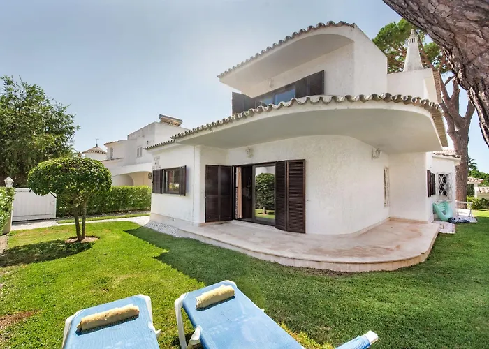 Residential Cul-de-sac Walking Distance To Centre, Private Pool, Free Ac Wifi Loulé