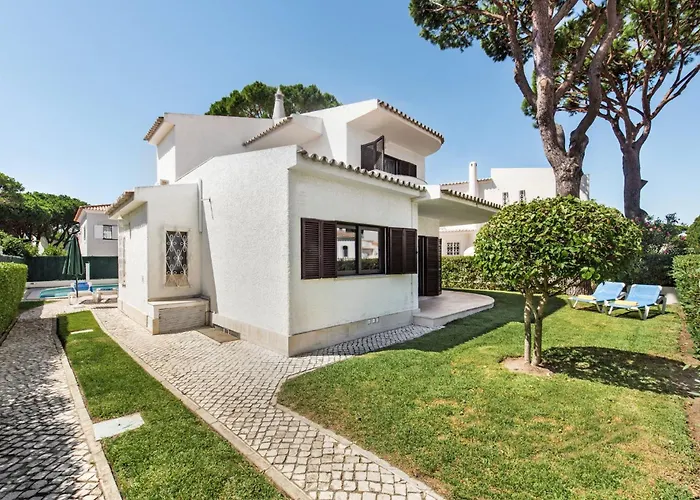 Residential Cul-de-sac Walking Distance To Centre, Private Pool, Free Ac Wifi