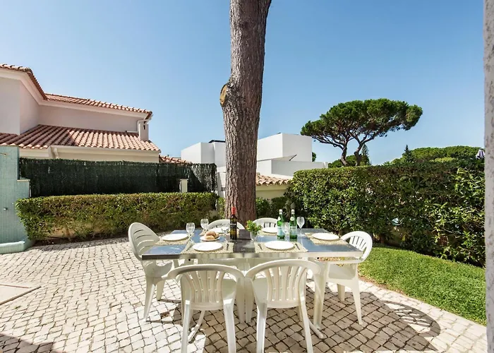 Villa Residential Cul-de-sac Walking Distance To Centre, Private Pool, Free Ac Wifi *