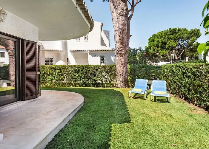 Villa Residential Cul-de-sac Walking Distance To Centre, Private Pool, Free Ac Wifi