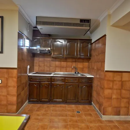 Private Pool Walking Distance To The Centre *