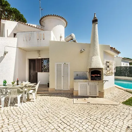 Residential Cul-de-sac Walking Distance To Centre, Private Pool, Free Ac Wifi * Loule