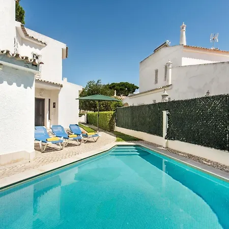 Residential Cul-de-sac Walking Distance To Centre, Private Pool, Free Ac Wifi Villa Loule