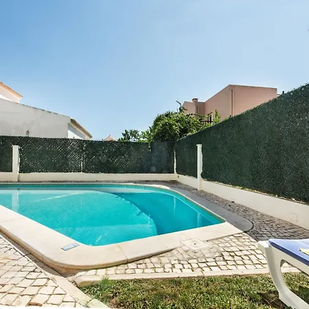 Residential Cul-de-sac Walking Distance To Centre, Private Pool, Free Ac Wifi *