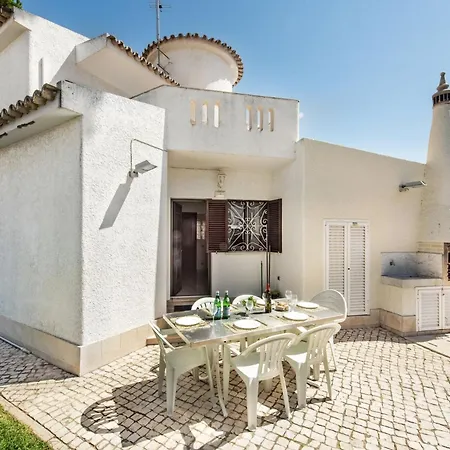 Residential Cul-de-sac Walking Distance To Centre, Private Pool, Free Ac Wifi 别墅