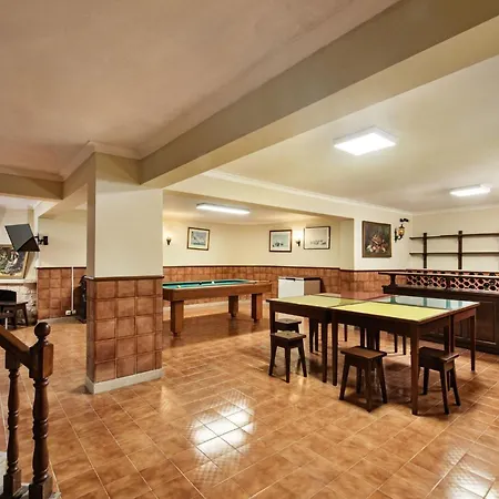 Residential Cul-de-sac Walking Distance To Centre, Private Pool, Free Ac Wifi 别墅 奎特里拉