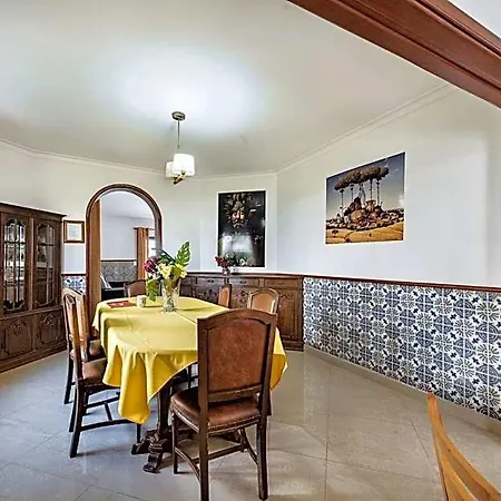 Residential Cul-de-sac Walking Distance To Centre, Private Pool, Free Ac Wifi Villa Quarteira