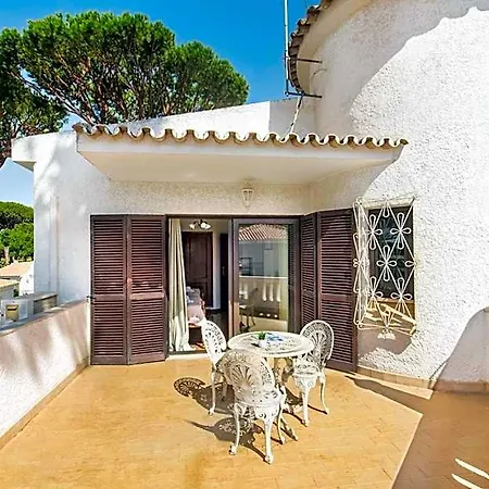 Villa Residential Cul-de-sac Walking Distance To Centre, Private Pool, Free Ac Wifi