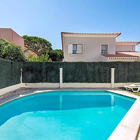 Villa Residential Cul-de-sac Walking Distance To Centre, Private Pool, Free Ac Wifi *