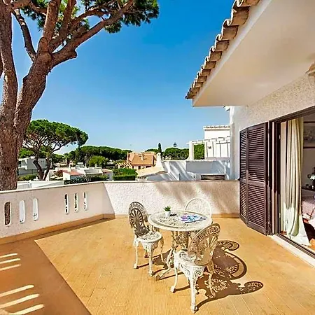 Villa Residential Cul-de-sac Walking Distance To Centre, Private Pool, Free Ac Wifi Quarteira