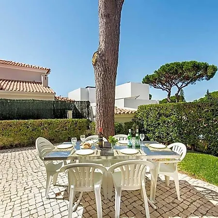 Villa Residential Cul-de-sac Walking Distance To Centre, Private Pool, Free Ac Wifi