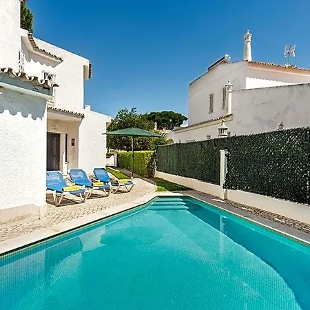 Villa Residential Cul-de-sac Walking Distance To Centre, Private Pool, Free Ac Wifi