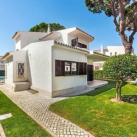 Residential Cul-de-sac Walking Distance To Centre, Private Pool, Free Ac Wifi Villa Quarteira