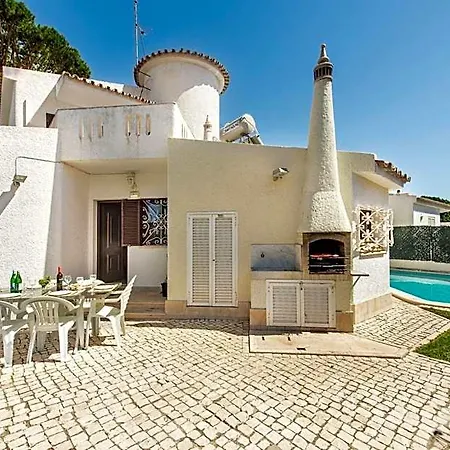 Residential Cul-de-sac Walking Distance To Centre, Private Pool, Free Ac Wifi * Quarteira