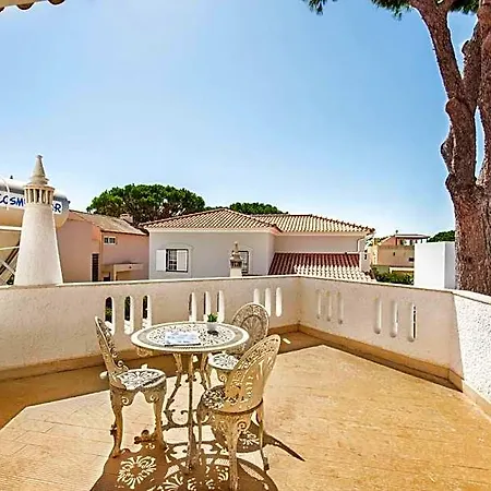 Villa Residential Cul-de-sac Walking Distance To Centre, Private Pool, Free Ac Wifi