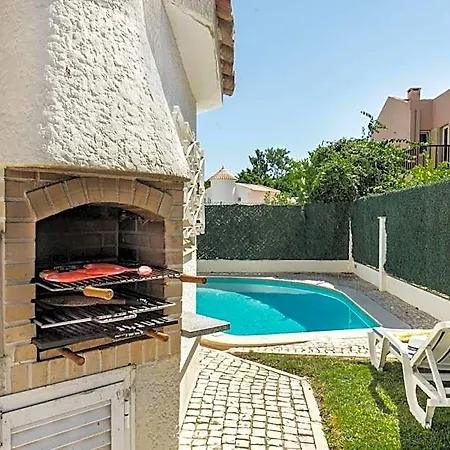 Villa Residential Cul-de-sac Walking Distance To Centre, Private Pool, Free Ac Wifi Quarteira