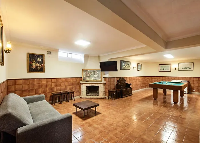 Residential Cul-de-sac Walking Distance To Centre, Private Pool, Free Ac Wifi Villa Loulé