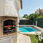 Residential Cul-de-sac Walking Distance To Centre, Private Pool, Free Ac Wifi * 쿼테이라