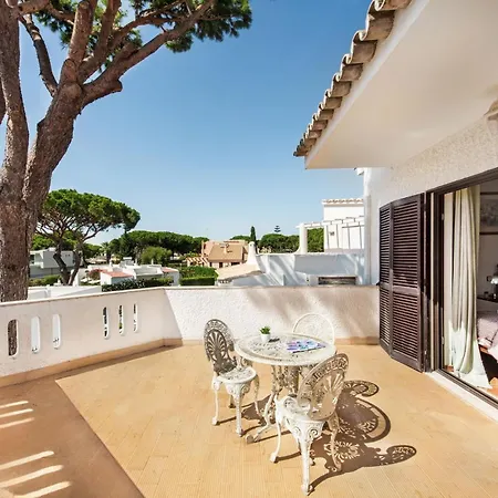 Residential Cul-de-sac Walking Distance To Centre, Private Pool, Free Ac Wifi *