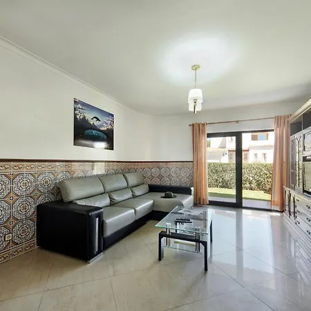 Residential Cul-de-sac Walking Distance To Centre, Private Pool, Free Ac Wifi Willa